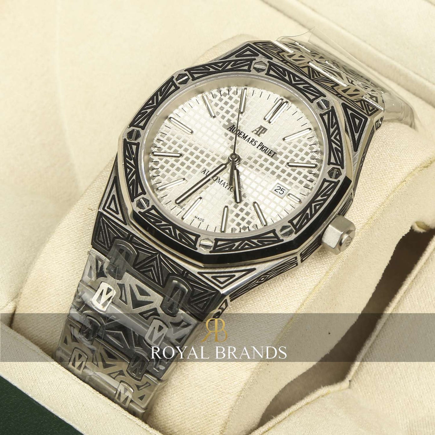 Latest Collection Engarved Silver Stainless Steel With Pearl White Dial Watch